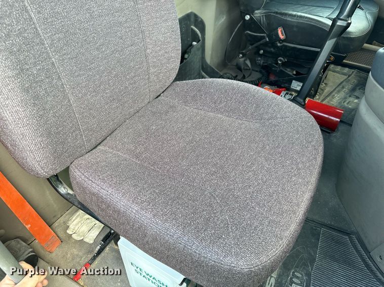 image for item YA0657 2019 Freightliner Cascadia semi truck