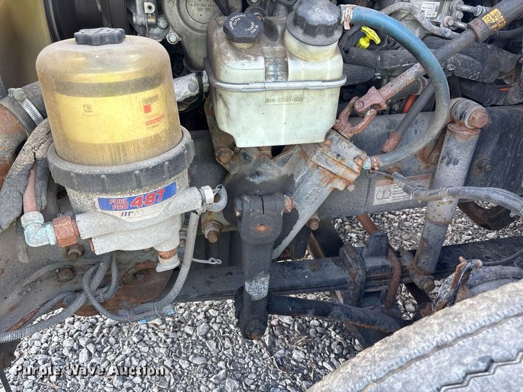 image for item YA0657 2019 Freightliner Cascadia semi truck