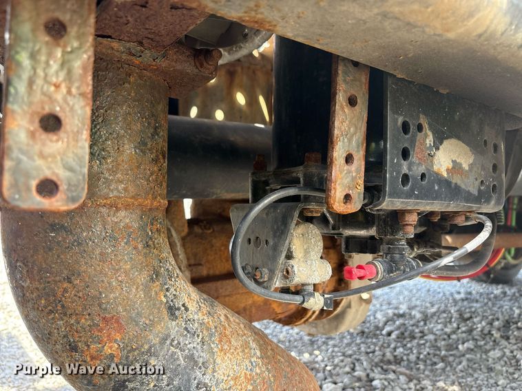 image for item YA0657 2019 Freightliner Cascadia semi truck