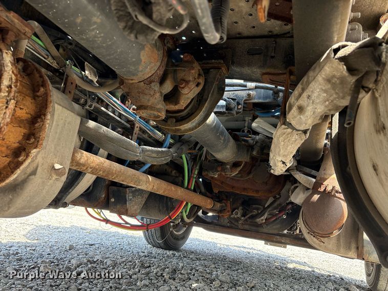 image for item YA0657 2019 Freightliner Cascadia semi truck