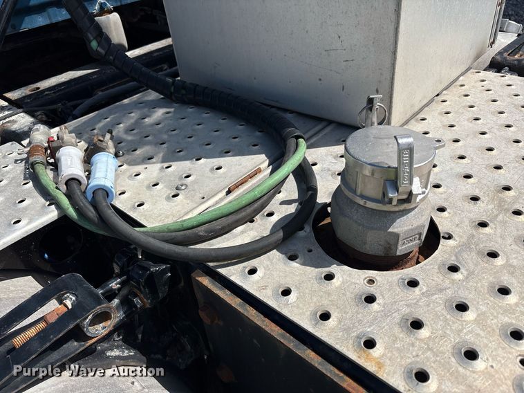 image for item YA0657 2019 Freightliner Cascadia semi truck