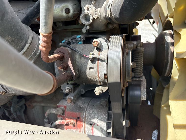 image for item YA0657 2019 Freightliner Cascadia semi truck