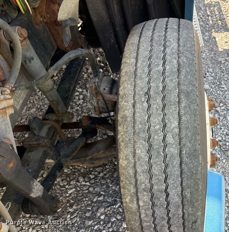 image for item YA0657 2019 Freightliner Cascadia semi truck