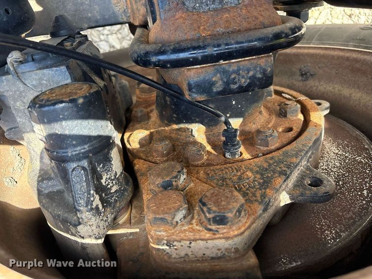 image for item YA0657 2019 Freightliner Cascadia semi truck