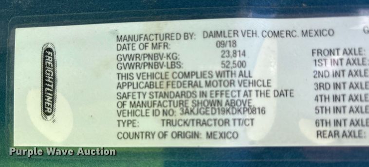 image for item YA0657 2019 Freightliner Cascadia semi truck