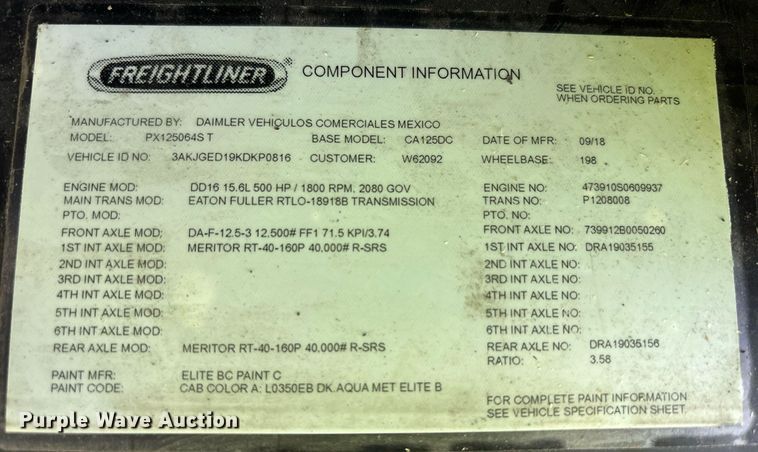 image for item YA0657 2019 Freightliner Cascadia semi truck