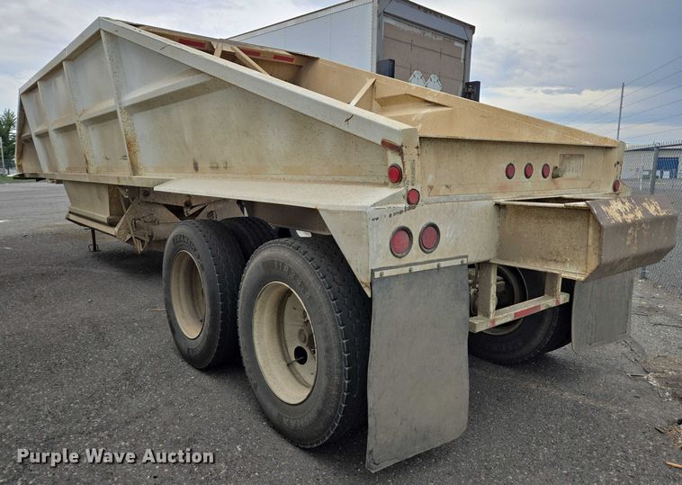 image for item YA0777 1994 Corn Belt bottom dump trailer