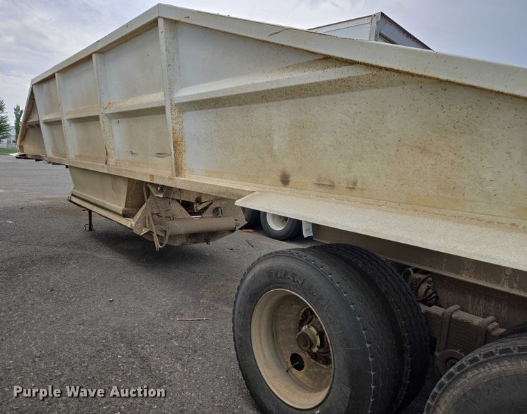 image for item YA0777 1994 Corn Belt bottom dump trailer