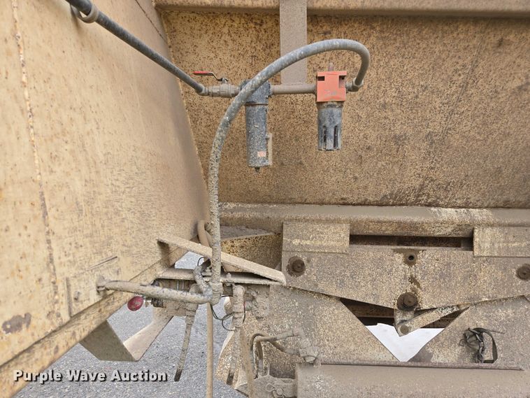 image for item YA0777 1994 Corn Belt bottom dump trailer