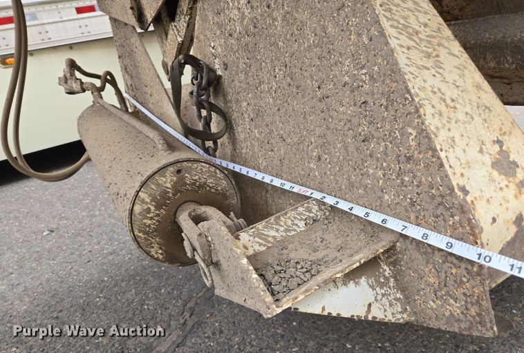 image for item YA0777 1994 Corn Belt bottom dump trailer