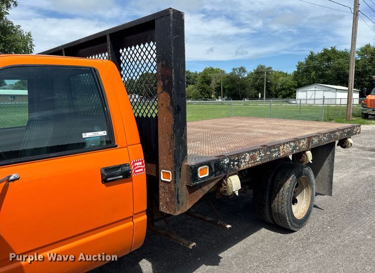 image for item DJ9659 2000 Chevrolet C3500 dump flatbed pickup truck