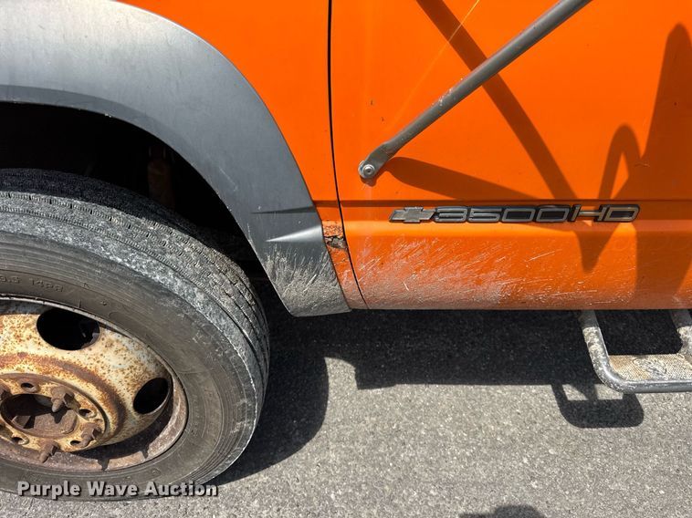 image for item DJ9659 2000 Chevrolet C3500 dump flatbed pickup truck