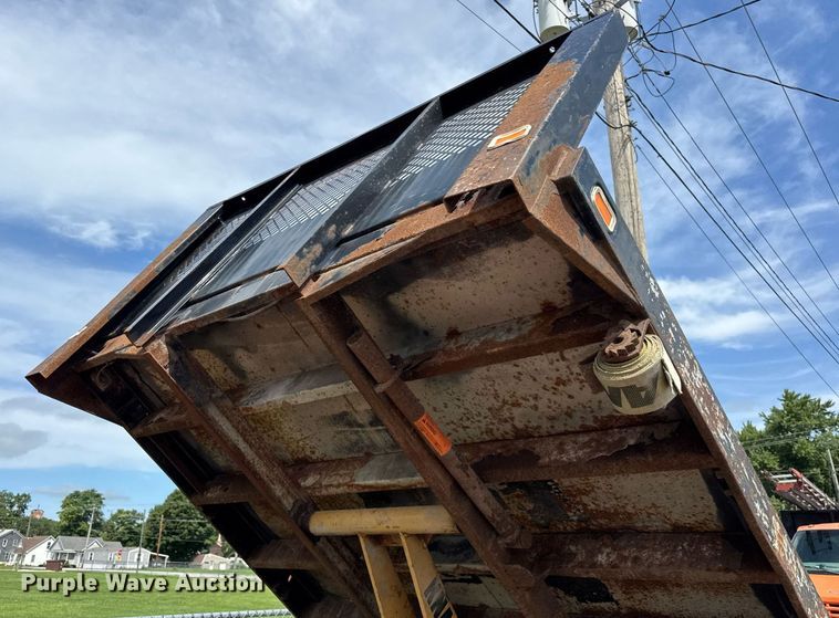 image for item DJ9659 2000 Chevrolet C3500 dump flatbed pickup truck