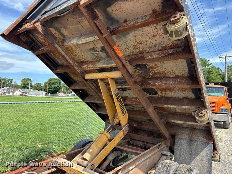 image for item DJ9659 2000 Chevrolet C3500 dump flatbed pickup truck