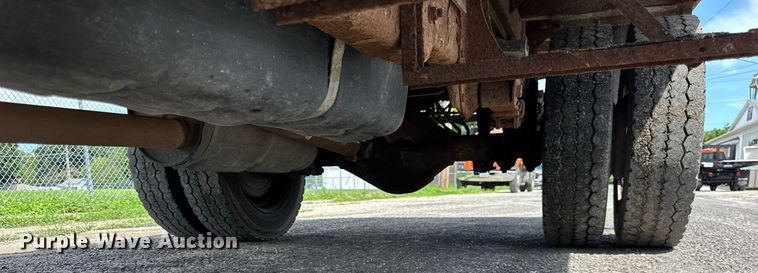 image for item DJ9659 2000 Chevrolet C3500 dump flatbed pickup truck