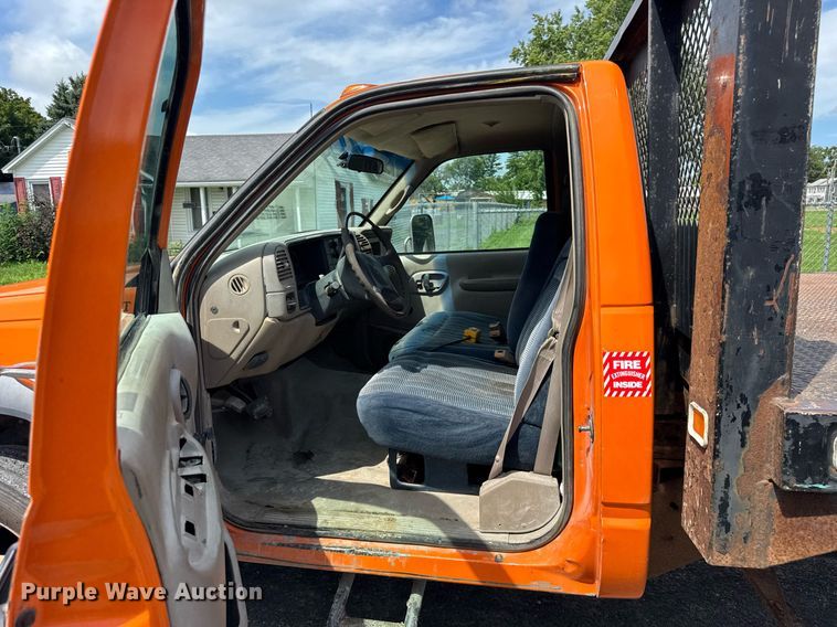 image for item DJ9659 2000 Chevrolet C3500 dump flatbed pickup truck