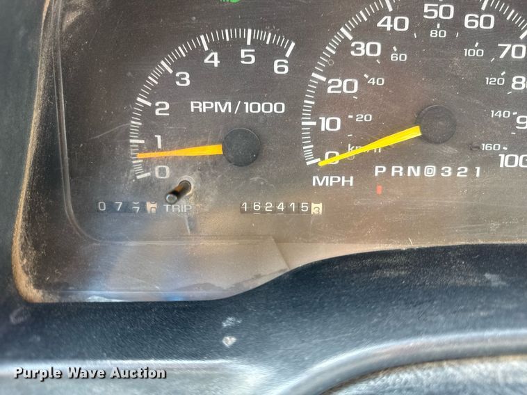 image for item DJ9659 2000 Chevrolet C3500 dump flatbed pickup truck