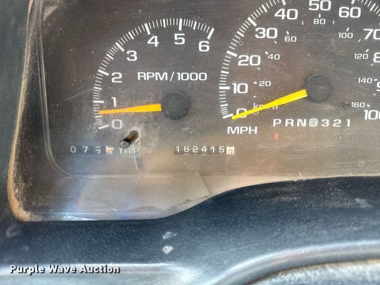 image for item DJ9659 2000 Chevrolet C3500 dump flatbed pickup truck