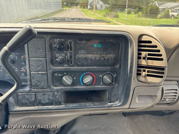 image for item DJ9659 2000 Chevrolet C3500 dump flatbed pickup truck