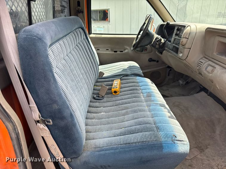 image for item DJ9659 2000 Chevrolet C3500 dump flatbed pickup truck