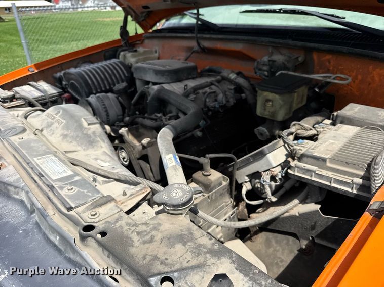 image for item DJ9659 2000 Chevrolet C3500 dump flatbed pickup truck