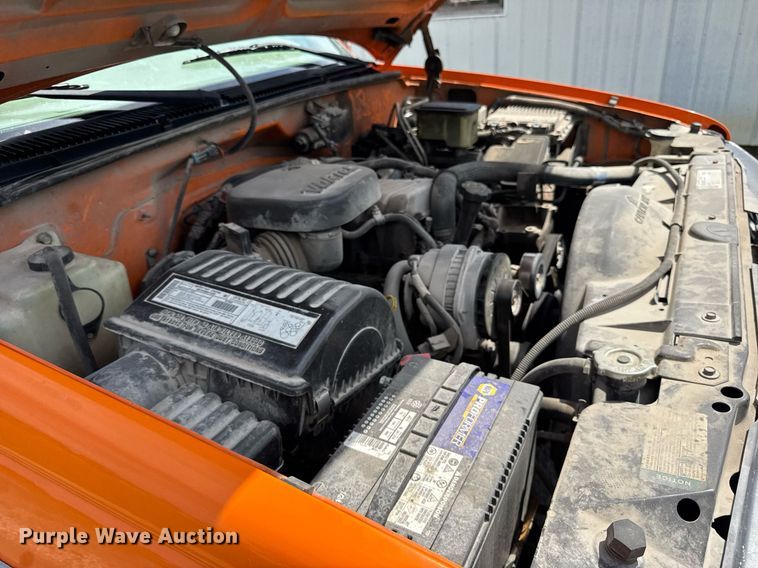 image for item DJ9659 2000 Chevrolet C3500 dump flatbed pickup truck