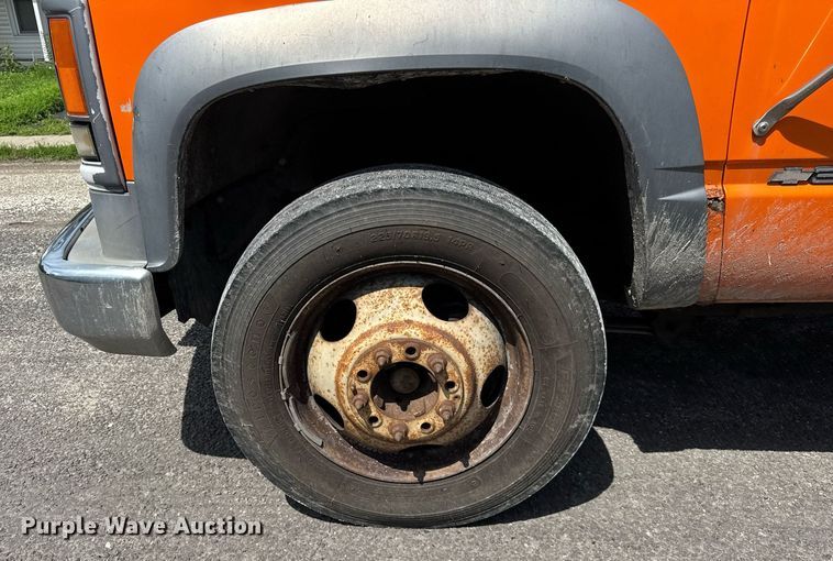 image for item DJ9659 2000 Chevrolet C3500 dump flatbed pickup truck