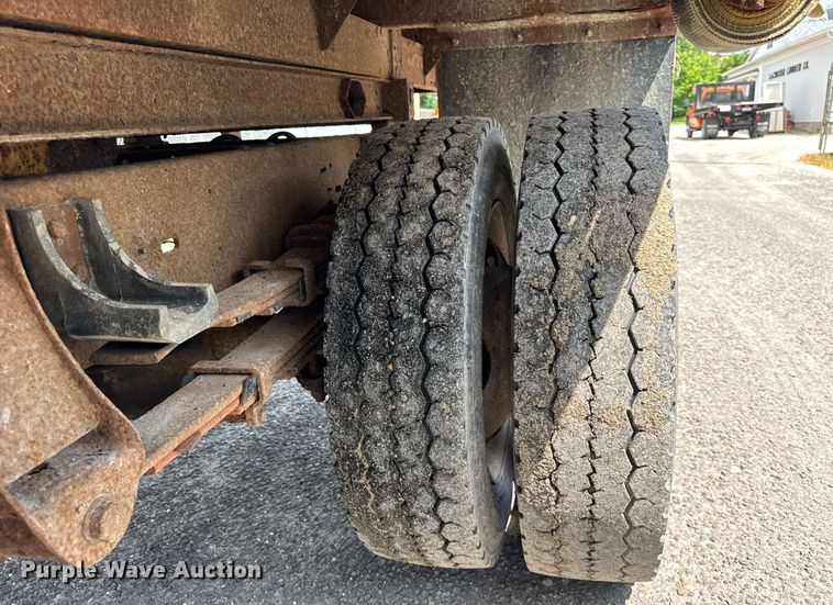 image for item DJ9659 2000 Chevrolet C3500 dump flatbed pickup truck