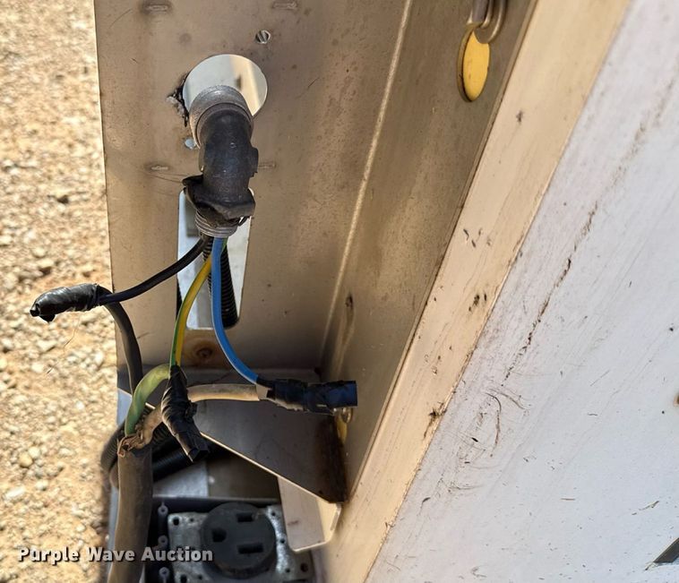 image for item DO7181 2010 Cold Car refrigeration bed