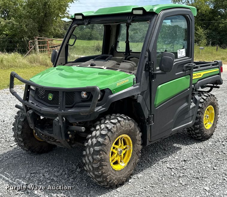 image for item DO7196 2023 John Deere XUV 835R utility vehicle