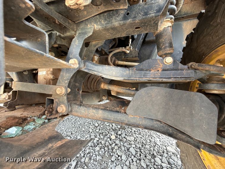 image for item DO7196 2023 John Deere XUV 835R utility vehicle