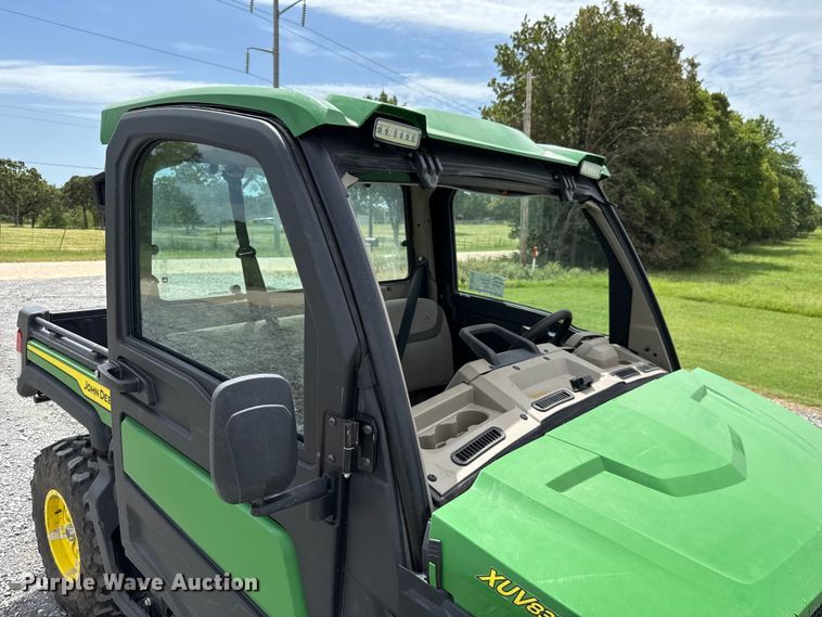 image for item DO7196 2023 John Deere XUV 835R utility vehicle