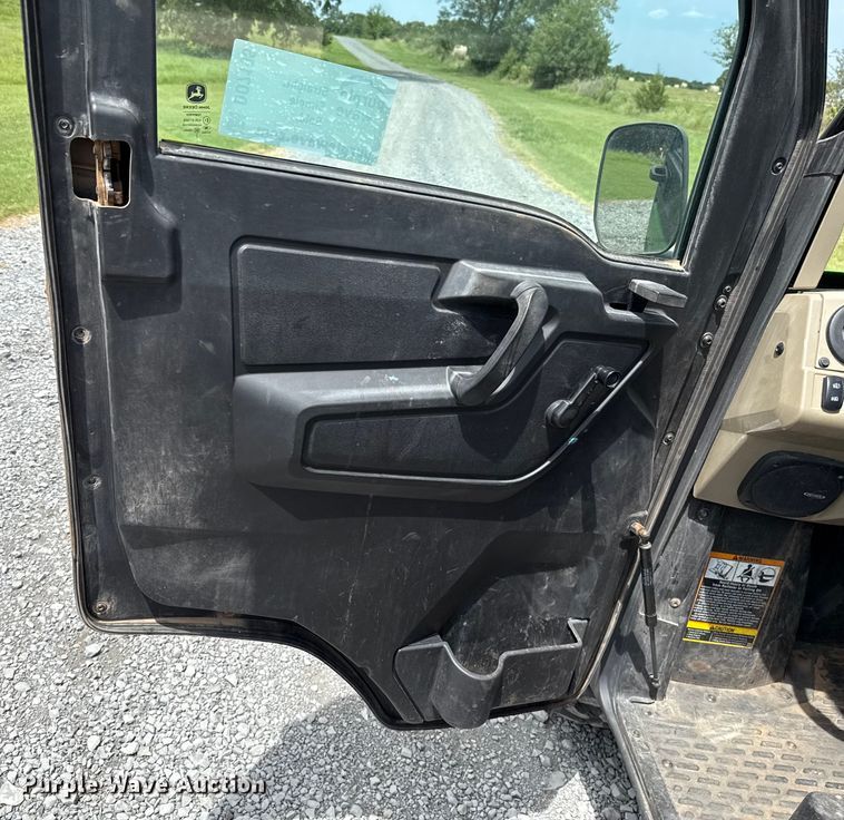 image for item DO7196 2023 John Deere XUV 835R utility vehicle