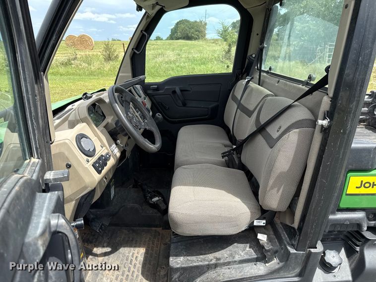 image for item DO7196 2023 John Deere XUV 835R utility vehicle