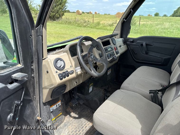 image for item DO7196 2023 John Deere XUV 835R utility vehicle