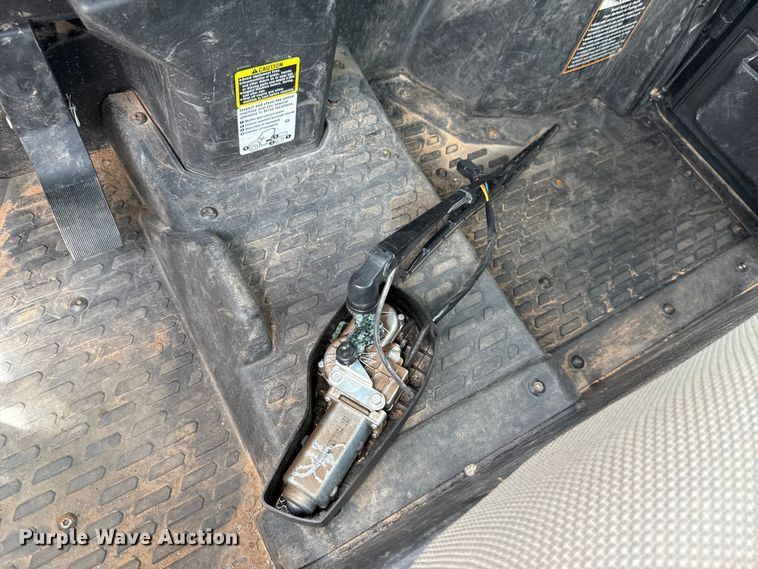 image for item DO7196 2023 John Deere XUV 835R utility vehicle