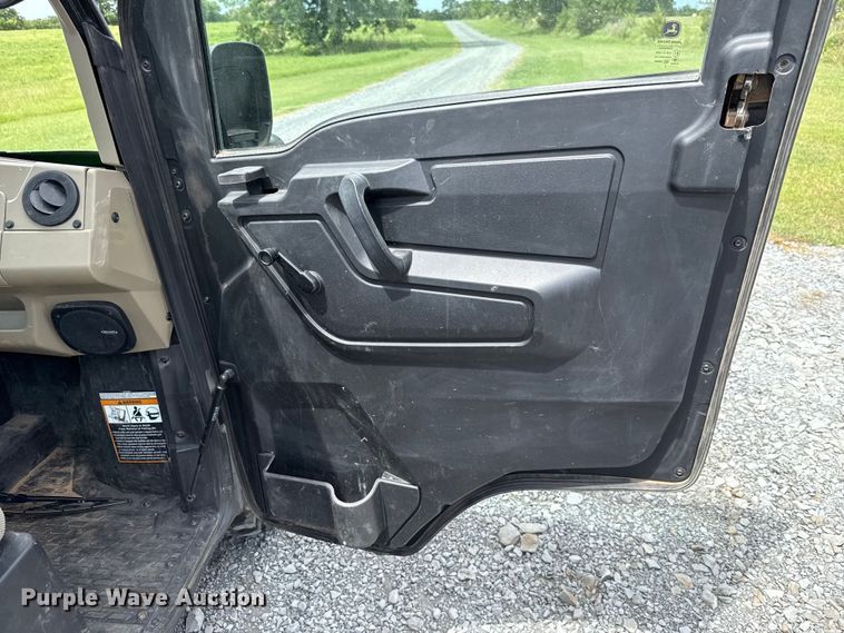 image for item DO7196 2023 John Deere XUV 835R utility vehicle