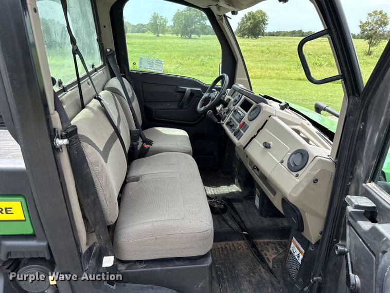 image for item DO7196 2023 John Deere XUV 835R utility vehicle