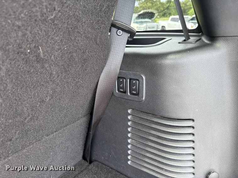 image for item DO7196 2023 John Deere XUV 835R utility vehicle