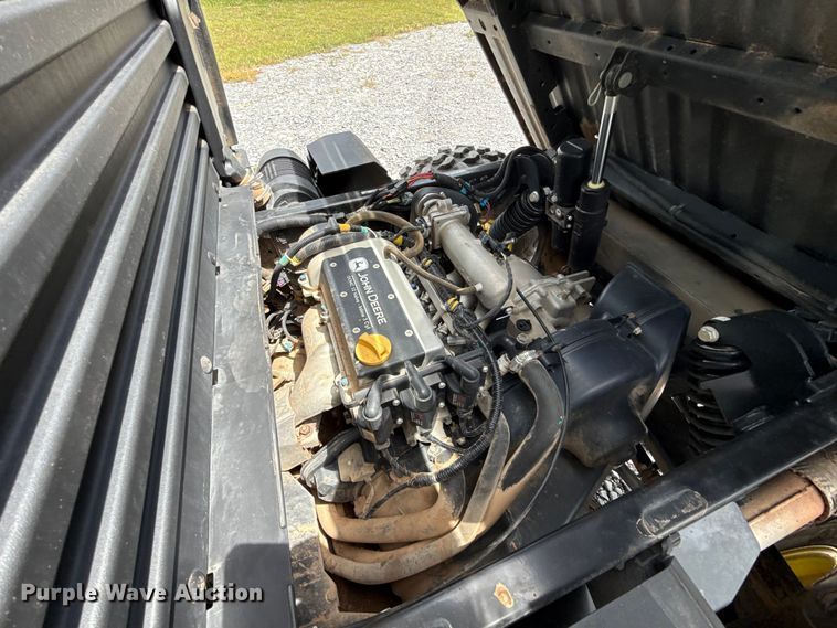 image for item DO7196 2023 John Deere XUV 835R utility vehicle