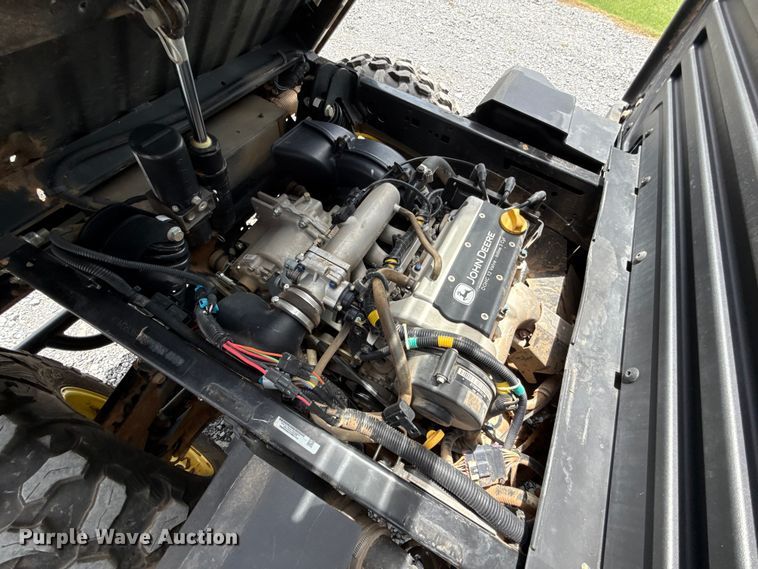 image for item DO7196 2023 John Deere XUV 835R utility vehicle