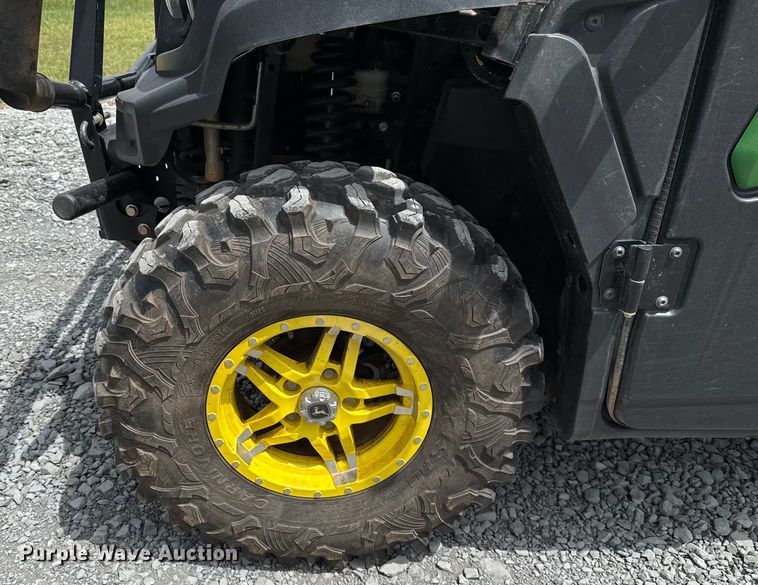 image for item DO7196 2023 John Deere XUV 835R utility vehicle