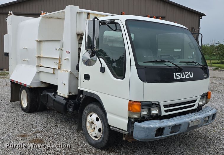 image for item DR3944 2001 Isuzu NPR refuse truck
