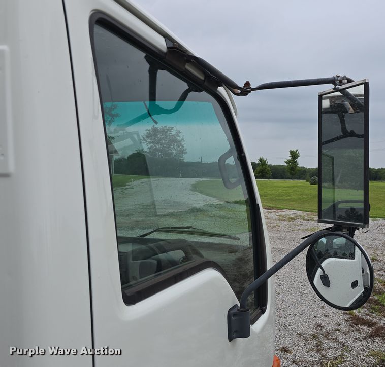 image for item DR3944 2001 Isuzu NPR refuse truck