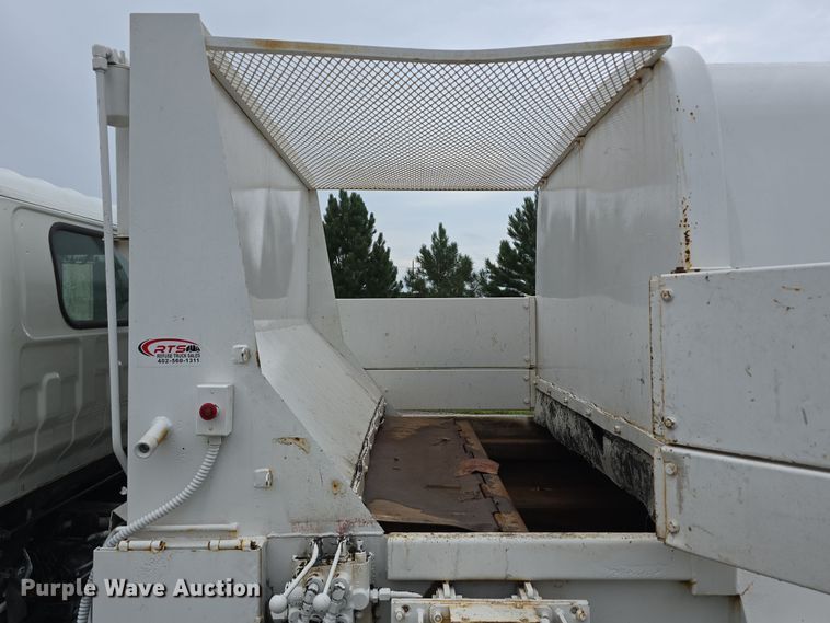 image for item DR3944 2001 Isuzu NPR refuse truck