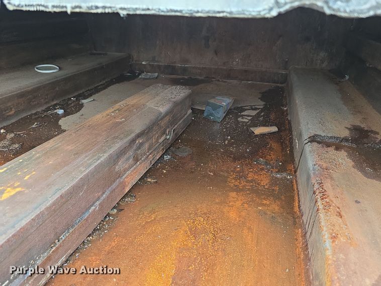 image for item DR3944 2001 Isuzu NPR refuse truck