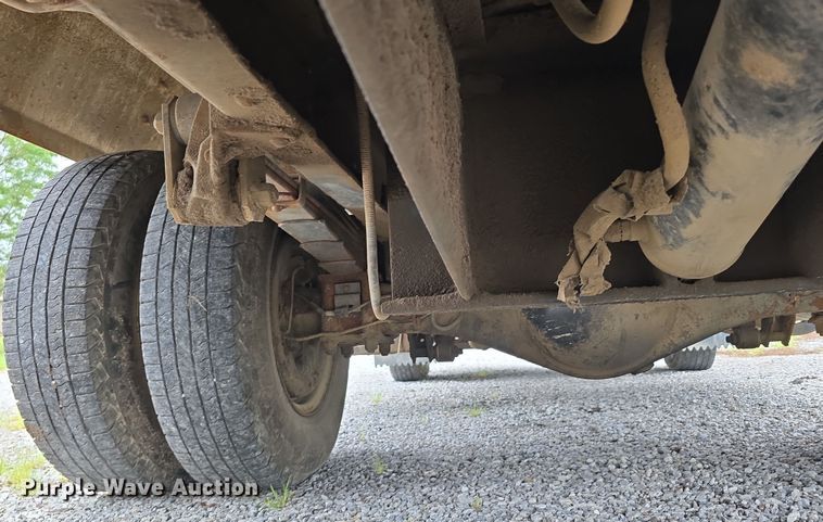 image for item DR3944 2001 Isuzu NPR refuse truck