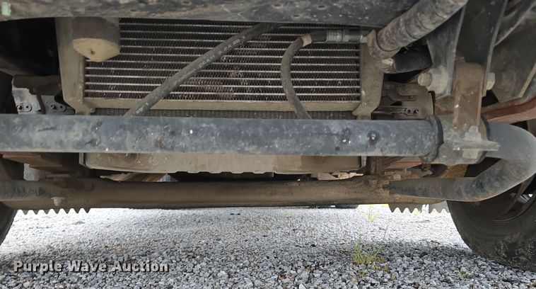 image for item DR3944 2001 Isuzu NPR refuse truck