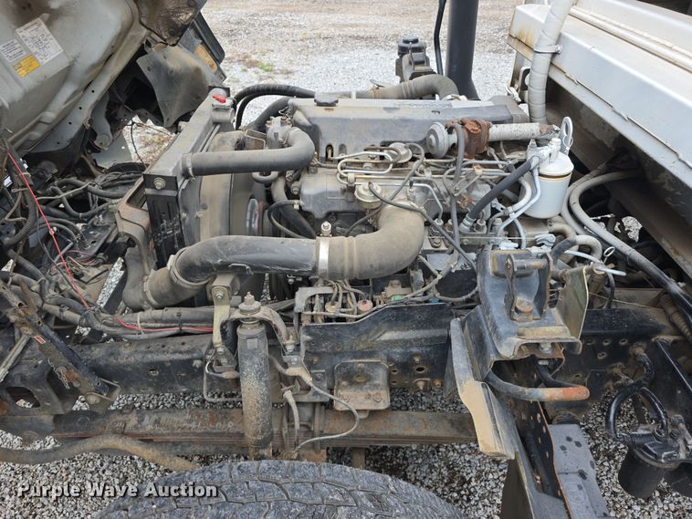 image for item DR3944 2001 Isuzu NPR refuse truck