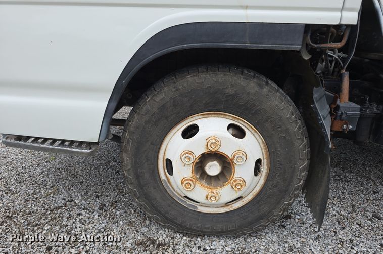 image for item DR3944 2001 Isuzu NPR refuse truck